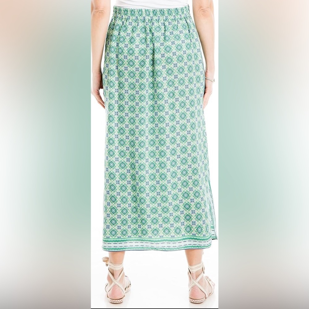 5 for 20$ Elegant Green Patterned Skirt